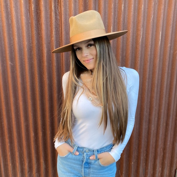 Meet your Posh Ambassador, Payton - Picture 3 of 3